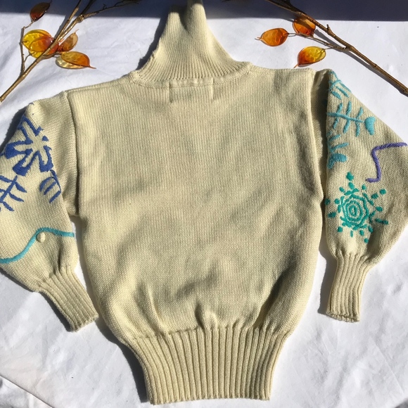 (5 for $20) Girls Obermeyer Cream Sweater VGC - Picture 6 of 8